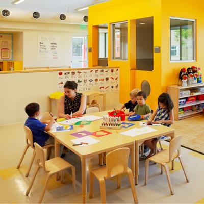 China Montessori Childcare Furniture Modern Kindergarten School Wooden Children Set Nursery School Classroom for sale