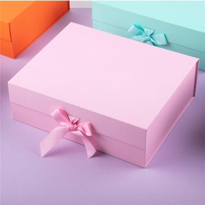 China Recyclable Cheap Luxury Hot Selling Package Cardboard Custom Christmas Gift Boxes With Lids Paper Decorative Pulp Box for sale