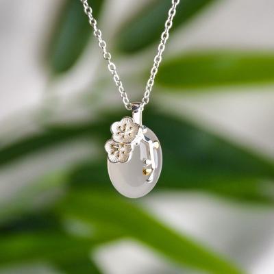 China Jade Chain Pith White Jade Stereoscopic Ice Seeded Female Natural Plum Blossom Plum Pendant High Necklace Pendant for sale