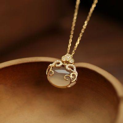 China CLASSIC pure natural chalcedony lucky bag pendant necklace copper-plated simple 18K gold clavicle chain fashion art jewelry retro for sale