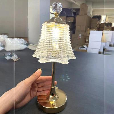 China New Post Modern Hot Sale Metal Atmosphere Portable Crystal Luxury Bedroom Lighting Portable LED Table Lamp Contemporary Modern Led Table Lamp for sale