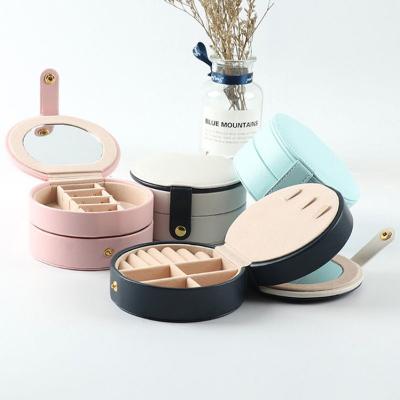 China Mini Portable Girl Necklace Round Jewelry Box PNB04B PU Leather Mini Portable Girl Necklace Round Jewelry Box for sale