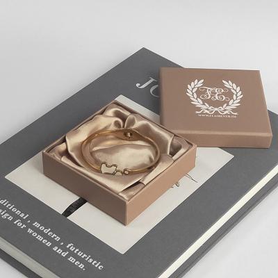 China Bracelet Box With Logo Juwelry Custom Paper Box Luxury Bracelet Packaging With Logo for sale