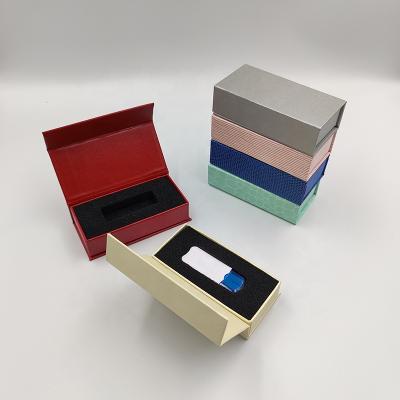 China Recycled Materials Flip Lid Packaging Cardboard Bespoke Magnetic Custom Luxury Magnetic Gift Box for sale