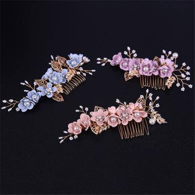 China Bridal Hair Accessories Women Pearl Hair Accessory Eco-friendly Fashion Flower Dish Hair Comb Wedding Headdress For Banquet for sale