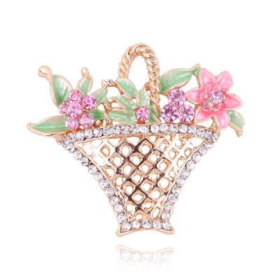 China Wholesale ALLOY designer flower alloy diamond brooch for clothing accessories pins for sale