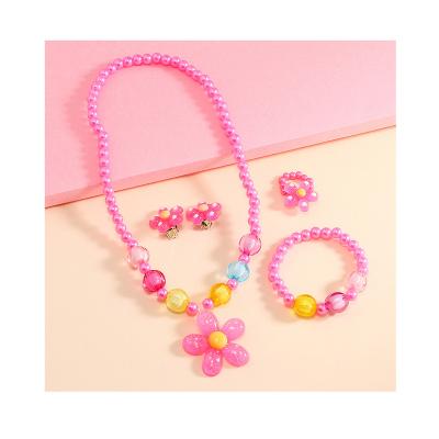 China Cute 5 Pieces Cute Flower Pendant Jewelry Set Girl Sweet Beaded Necklace Pearl Ring Ear Clip Wholesale Bracelet for sale