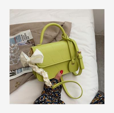 China Messenger 2022 new summer fashion bag small square handheld bag female fashionable wild summer hot super exquisite high quality small bag for sale