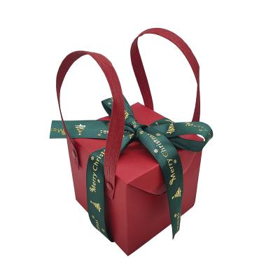 China Recyclable Handheld Christmas Gift Packing Box Ribbon Embellishment High-Grade Festive Atmosphere for sale