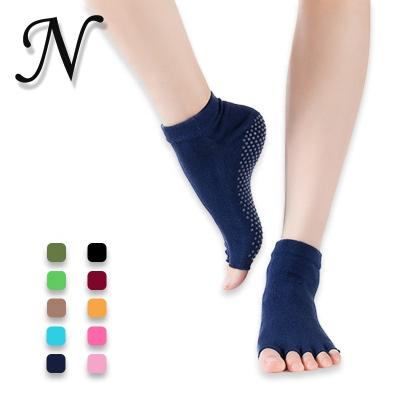 China Low MOQ Logo Cutout Yoga Stockings Sporty Custom Cotton Ankle Boots Non Slip Sports Socks For Yoga Pilates for sale