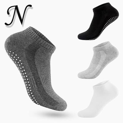 China Low Moq Sporty Custom Logo Sports Socks With Mesh Non Slip Anti Slip Yoga Socks For Men for sale