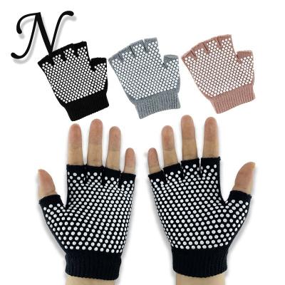 China Low Moq Logo Black Yoga Gloves Anti Slip Female Custom Gym Sports Gloves Fitness Gloves For Women for sale