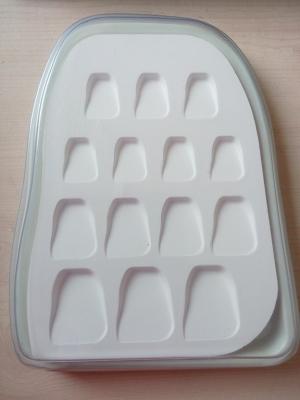 China Dental Ceramic  Mixing Slab (  Plate),14 Slots , having plastic Cover& Bottom for sale