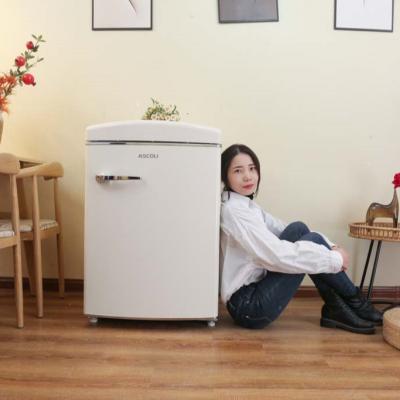 China COMPRESSOR MSF95WE-RE Retro Fridge Small Family Single Door Refrigerator White Colored Vertical Refrigerator for sale