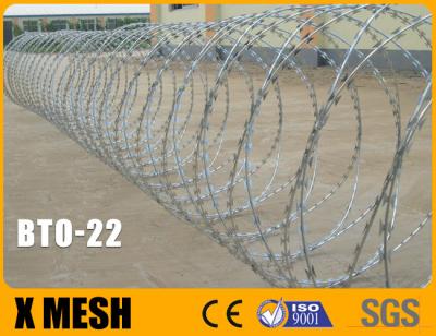 中国 Razor Barbed Wire With BTO 22 Cross Type 5 Clips Each Circle 600mm Outside Diameter 販売のため