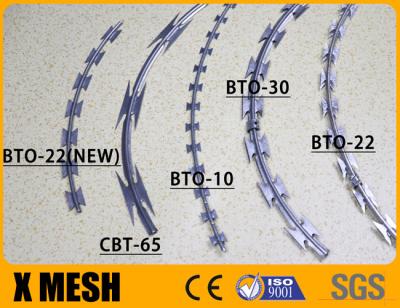 Cina Concertina Razor Barbed Wire With 2.5mm Wire And 0.5mm Blade Thickness For Security Fields in vendita