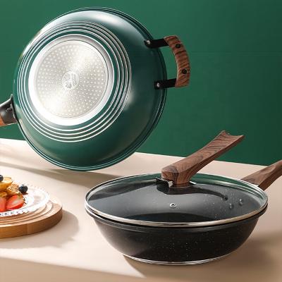 China De Wok Pan With Comfortable Wooden Handle van de Stok niet Keuken Te koop