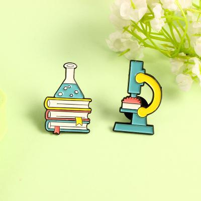 China Simple and fashionable all pin emblem design equipment chemistry microscope experimental bottle badge for sale