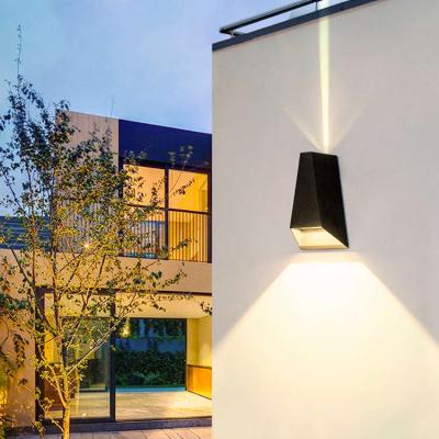 China For Garden Wall Lamp 2*3W Aluminum Waterproof Outdoor Waterproof Wall Light Outdoor Light for sale