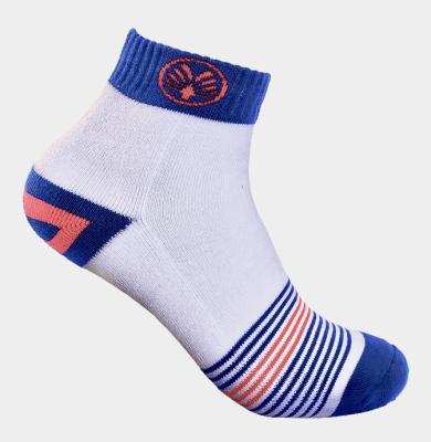 China Breathable Custom Socks Wholesale Custom Logo Good Quality Various Sports Men's Socks for sale