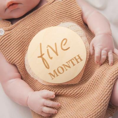 China Europe Amazon Factory Custom Laser Engraved Wooden Milestone Card Baby Plate Wooden Birthday Commemoration for sale