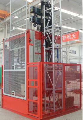 China Construction Hoist Elevator With 800KG Loading Capacity Heat Treatment Tech for sale