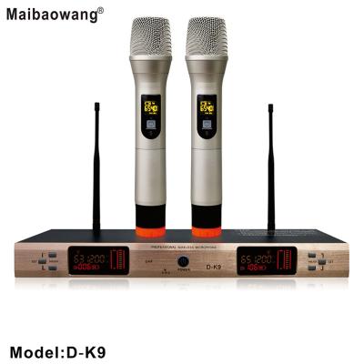 China New Style Handheld High Sensitivity Universal Karaoke Performance Public Recording Portable Microphone Stage Microphone for sale