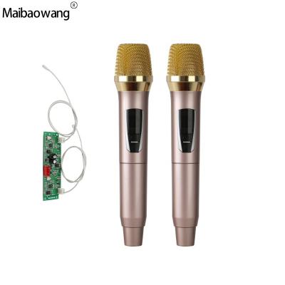 China UHF Handheld Handheld Interview Microphone 2 Spy Microphone System Wireless Radio for sale