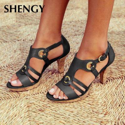 China Fashion trend women's summer flat sandals black bag with fish say flat lip sandals for women and ladies for sale