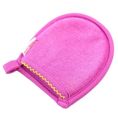 China EXFOLIATING Free Sample Skin Care Exfoliating Gloves Home Exfoliating Gloves Visibly Lift Away Dead Skin for sale