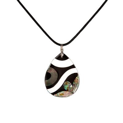 China Unique Shell Fish Droplet Creativity Jewelry Pendant Necklace Custom Design Wholesale Charm Natural FASHIONABLE Pendant Necklace for sale