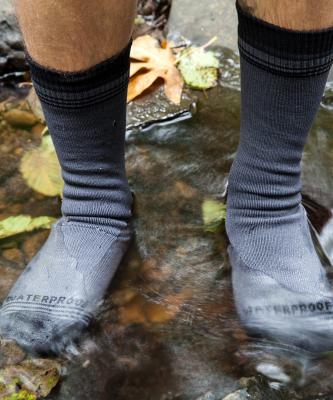 China Breathable Waterproof Breathable Socks Mens Water Recycling Socks Climbing High Knee High Socks for sale