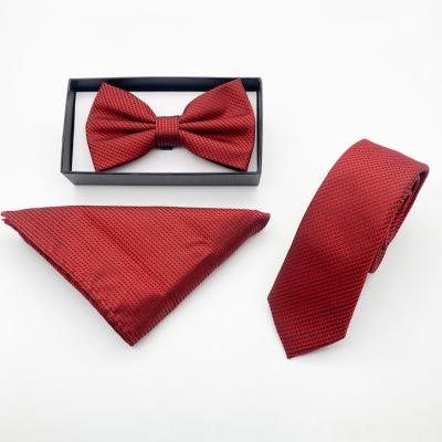 Cina bes selling red colour Micro Fibre Bow Tie ,hankie and necktie set in vendita