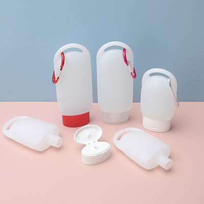 China Hook Hole Type Plastic Cosmetic Bottle Hook Outdoor PE Cosmetic Storage Bottle Separate Travel Shampoo Bottle for sale