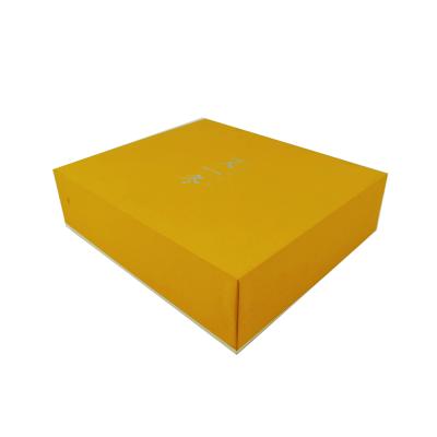 China Customized Foldable Recyclable Rose Gift Lid And Base Handbag Gift Box Magnetic Lid Box for sale