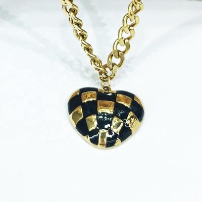 China Checkerboard Rope Chain Gold Plated Heart Cuba Link Chain Necklace Stainless Steel Love Heart Jewelry Initial Heart Necklace for sale