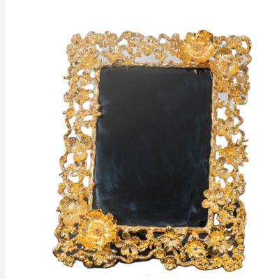 China Luxury Handwork Photo Frame.Italian European Royal Gold Copper Luxurious Metal Carved Wedding Table Decoration Picture Photo Frame for sale