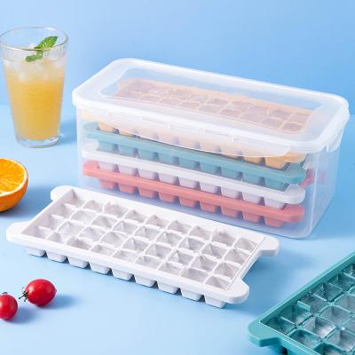 China Household Viable Silicone Ice Cube Mold Frozen Scoop With Storage Box for sale