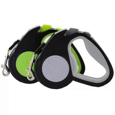 中国 Portable Pet Collars Leashes Automatic Extendable Traction Training Outdoor Dog Leash 販売のため