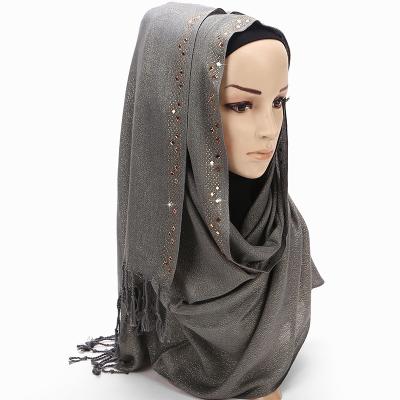 China Comfortable Breathable Eco Friendly Hot Selling High Quality Scarf Gold Beard Tassel Stitch Drill Shawl Braided Warm Drill Scarf for sale