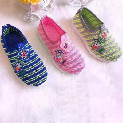 China 2021 Fashion Trend New Canvas Shoes Boys And Girls Lightweight Non-slip One-step Big Children's Shoes for sale