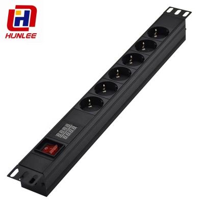 China 19inch German Rack Type 6 Outlets PDU Socket With Power Monitoring zu verkaufen