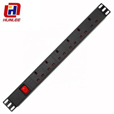 China 19inch Rack 6 Strip 13 Amp PDU Socket Power Distribution Unit Rack UK Type zu verkaufen