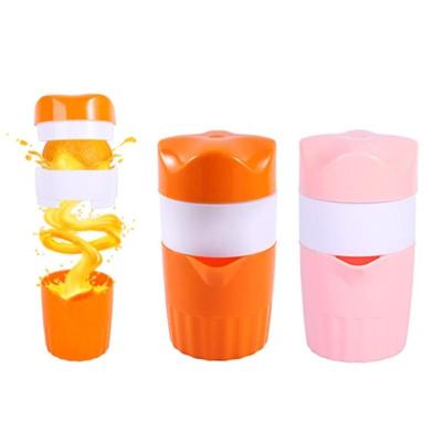 China Wholesale Portable Manual Car Citrus Juicer For Orange Lemon Fruit Juice Cup Orange Squeezer for sale