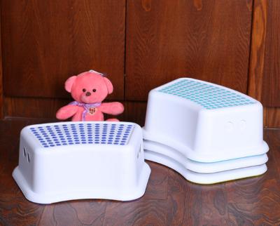 China Contemporary Child Toilet Plastic Child Step Stool For Kids for sale