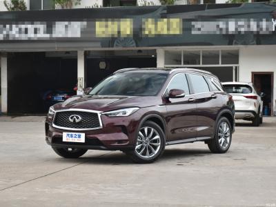 중국 215 Km/H 최고 속도 세단 Qx50 2.0t 2WD 고급 기술로 패션 가솔린 자동차 판매용