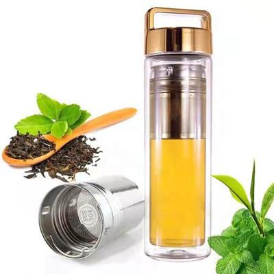 China Borosilicate Glass Eco-Friendly Double Wall Water Bottle Sustainable Fruit Infuser Tumbler Bottle With Easy Carry Lid for sale