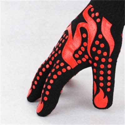 China Unique Design Hot Sale Dotted Silicone BBQ Gloves Extreme Heat Resistant Cooking for sale