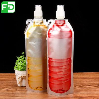 China Water Bottle Collapsible Collapsible Collapsible Design Plastic Mineral Water Bottle for sale