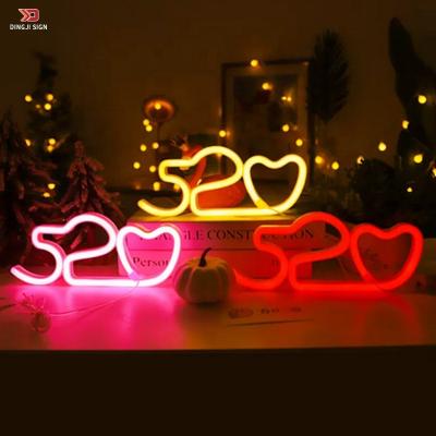 China Custom Buildings Newcomer Family Neon Light Neon Sign Love Personalized Name Wedding Neon Sign for sale